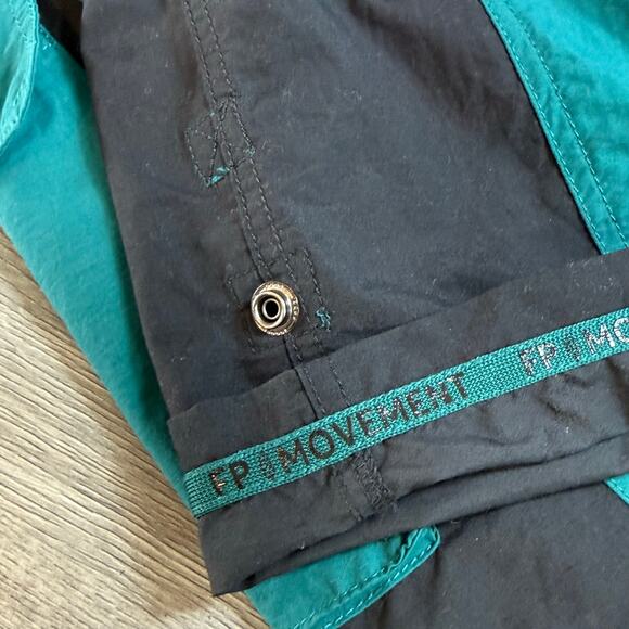 Free People FP Movement Mesmerize Me Colorblock Cargo Pants Size S Spruced Up - Picture 12 of 16